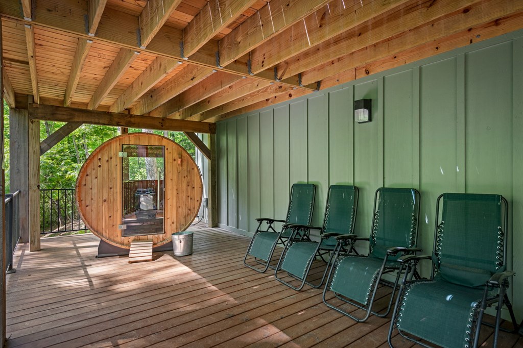 152 N Hiawatha Trail