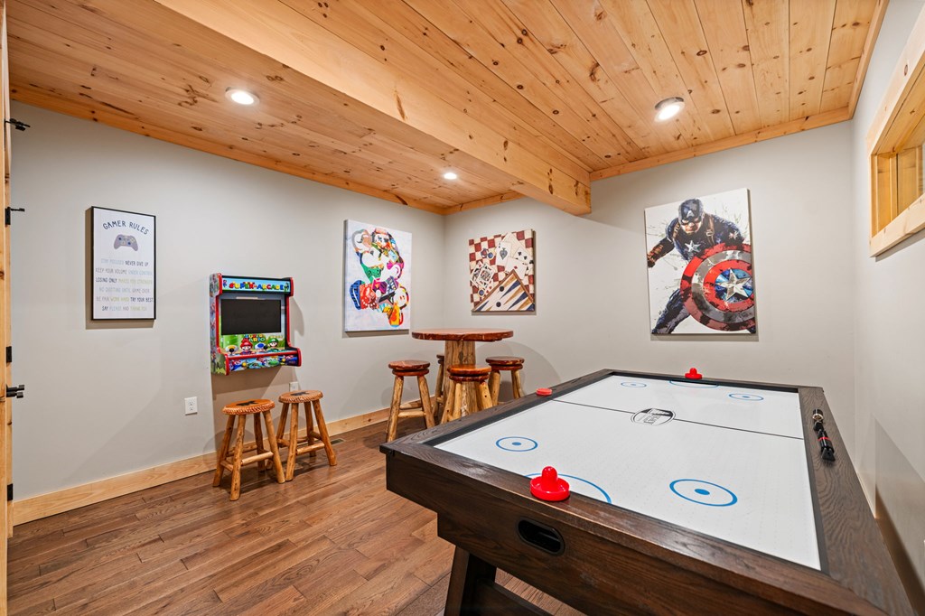 152 N Hiawatha Trail