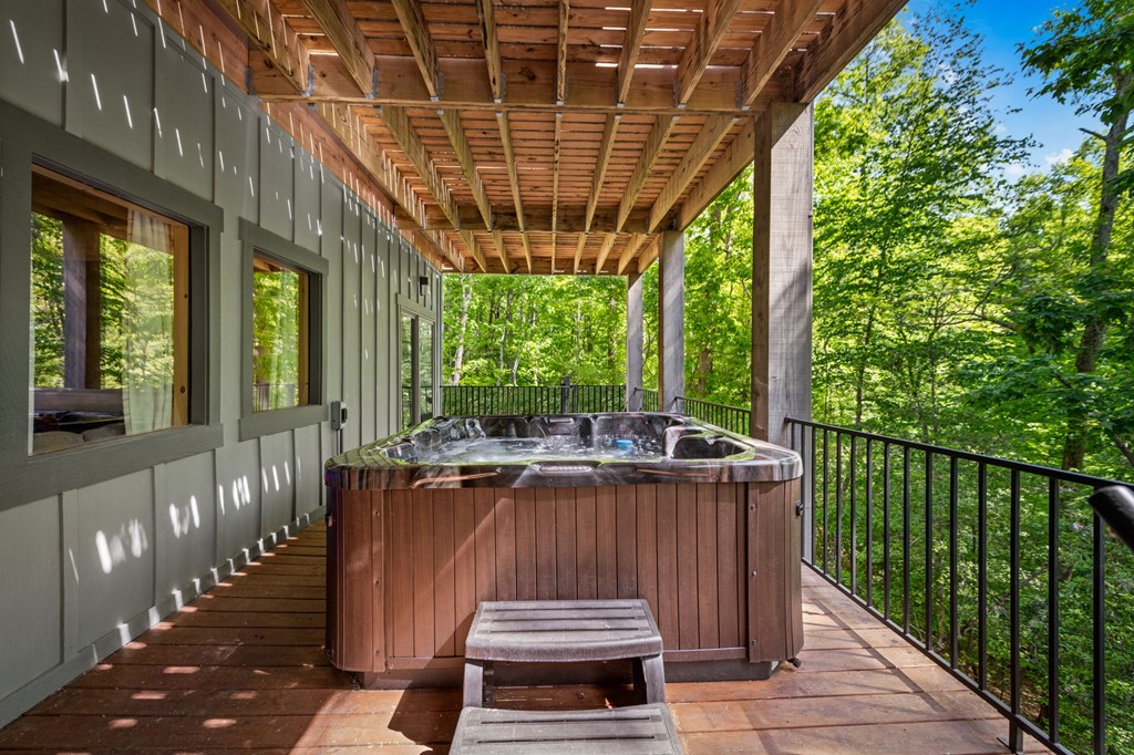 152 N Hiawatha Trail