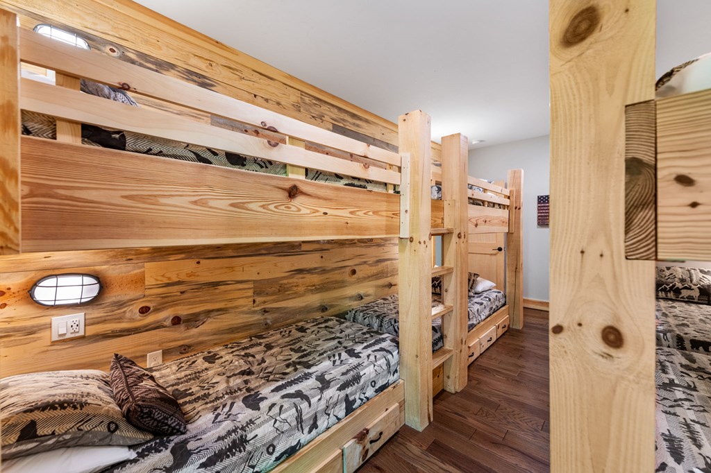 152 N Hiawatha Trail