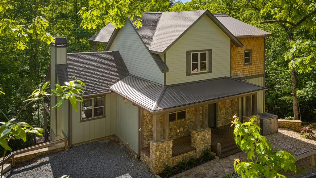 152 N Hiawatha Trail