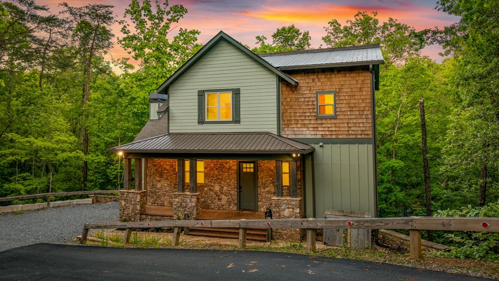 152 N Hiawatha Trail