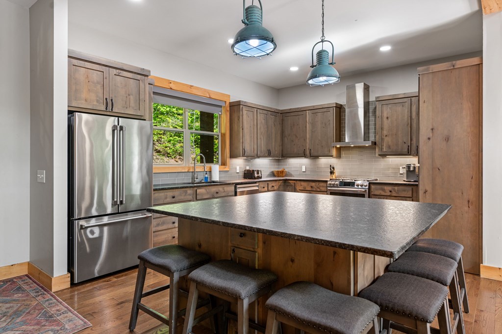 152 N Hiawatha Trail