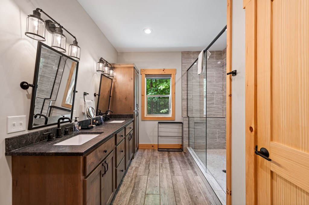 152 N Hiawatha Trail