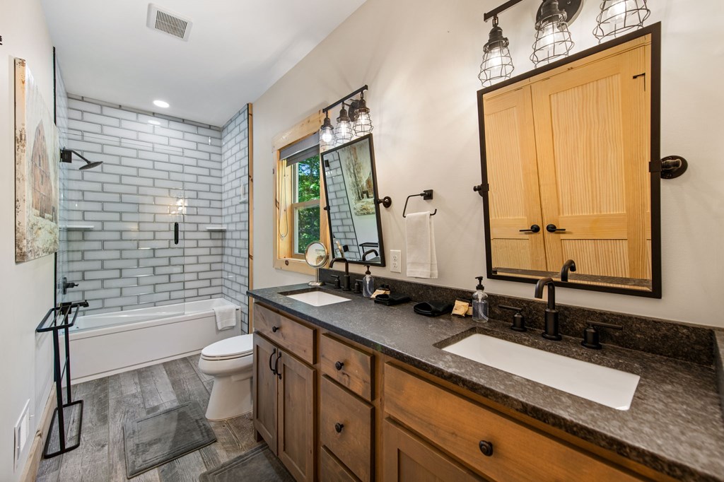 152 N Hiawatha Trail