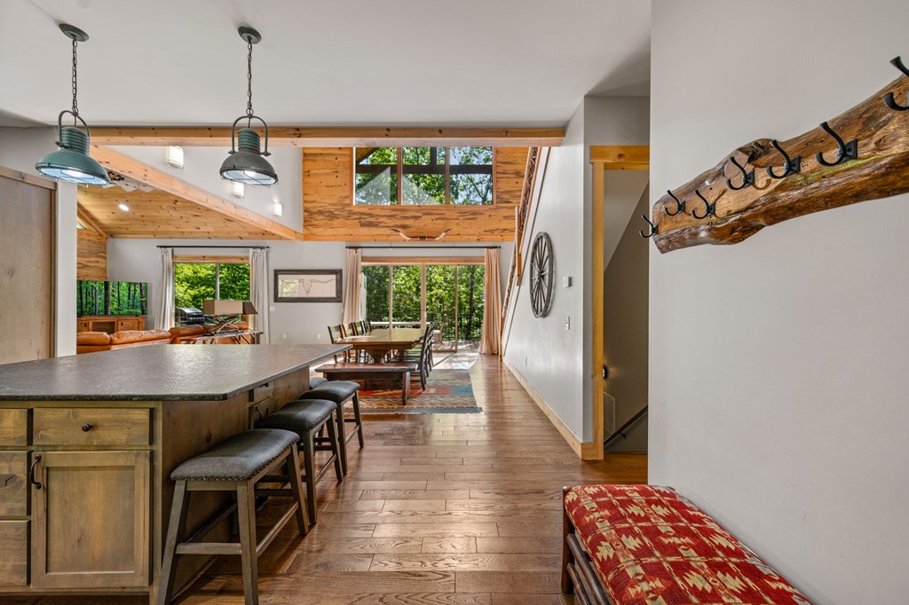 152 N Hiawatha Trail