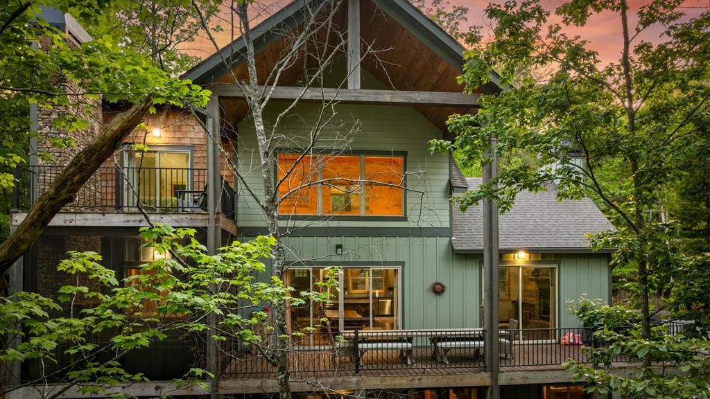 152 N Hiawatha Trail
