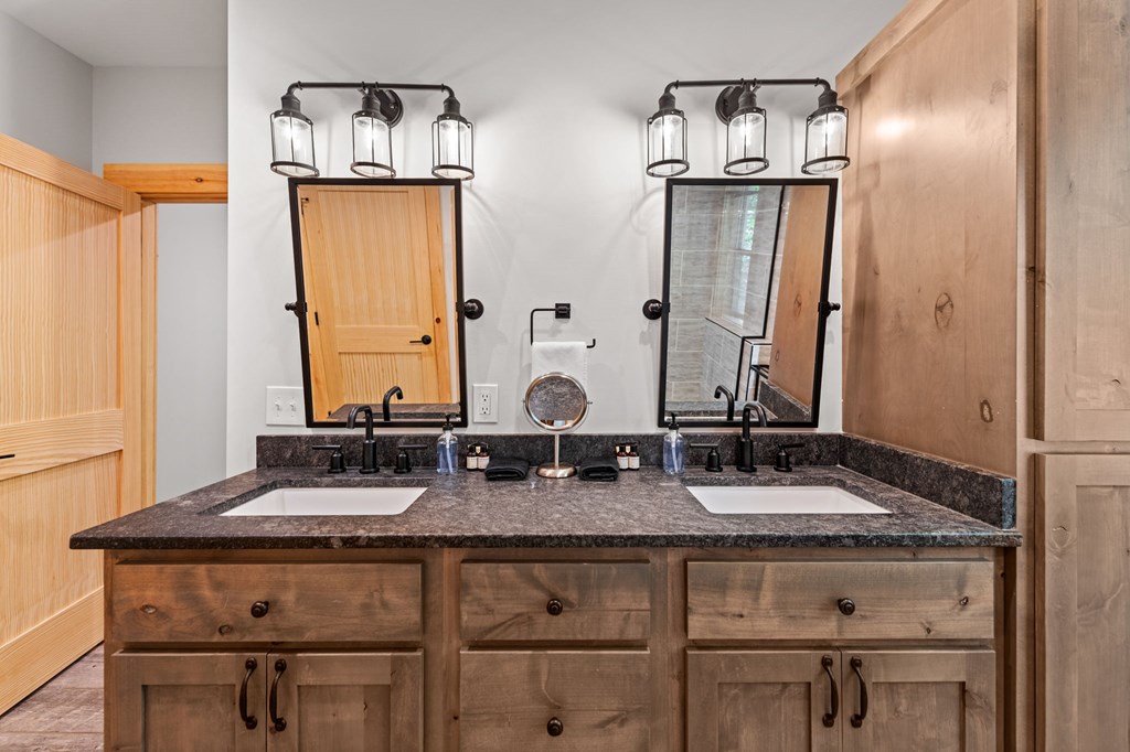 152 N Hiawatha Trail