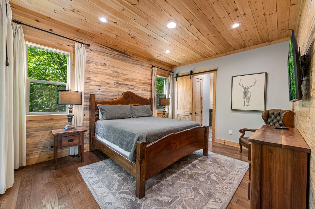 152 N Hiawatha Trail