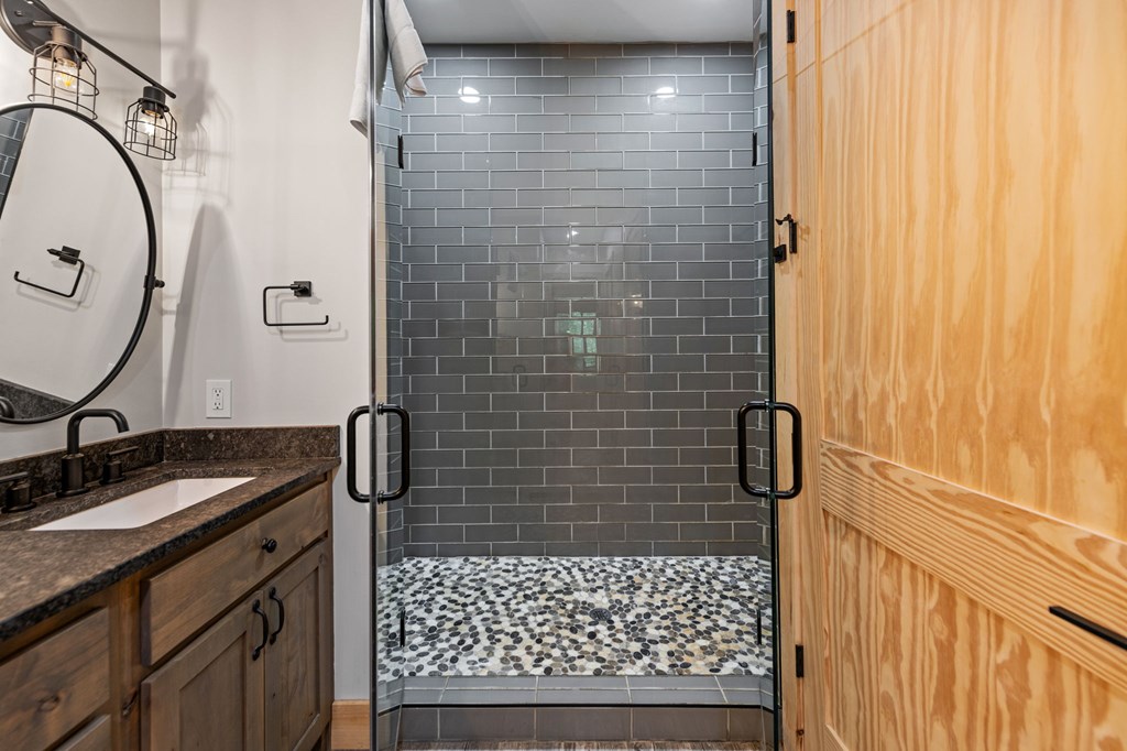152 N Hiawatha Trail