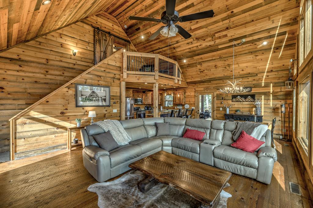 300 Cloudland Trace