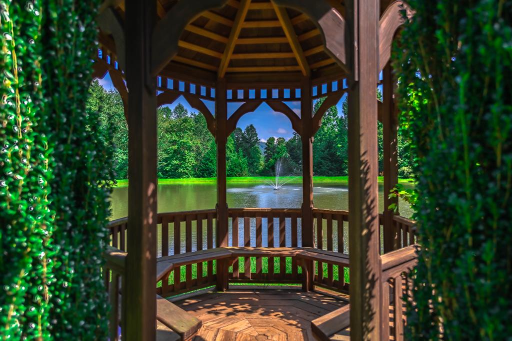 300 Cloudland Trace