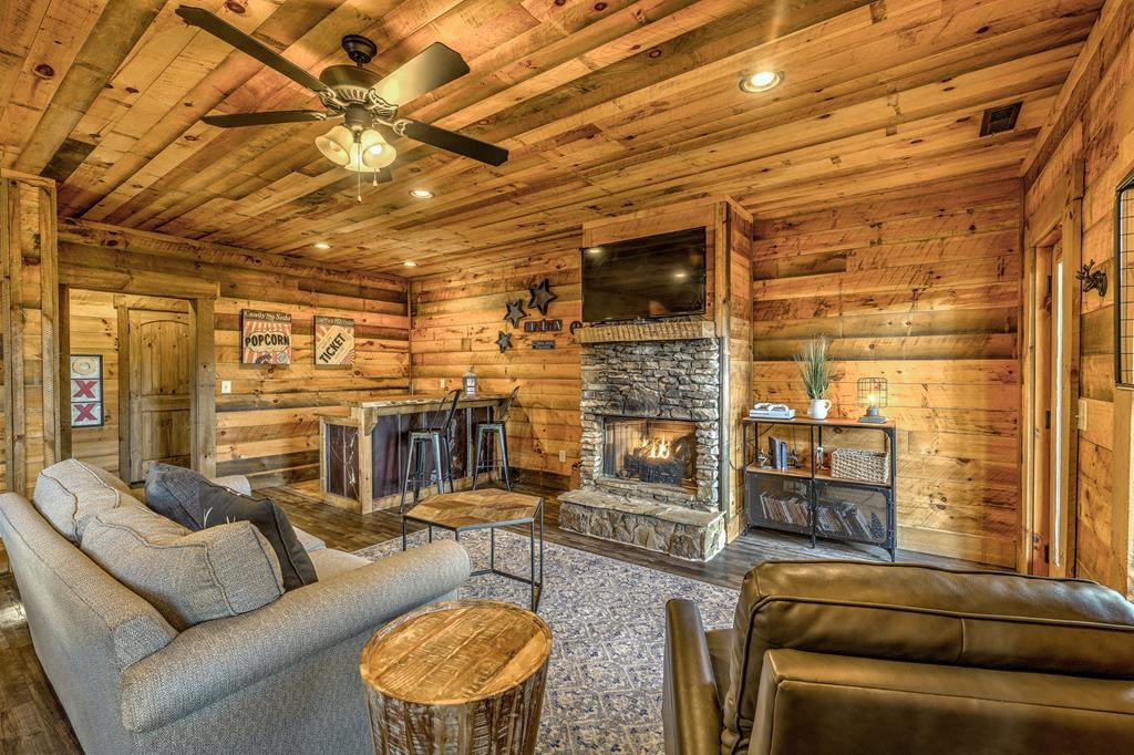 300 Cloudland Trace