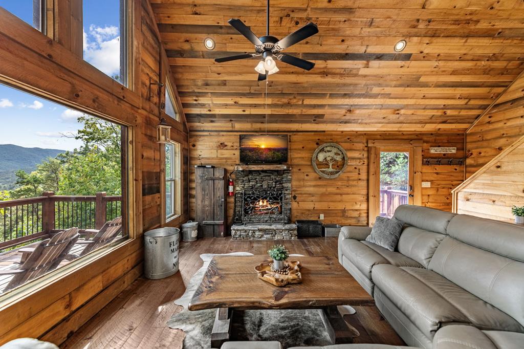 300 Cloudland Trace