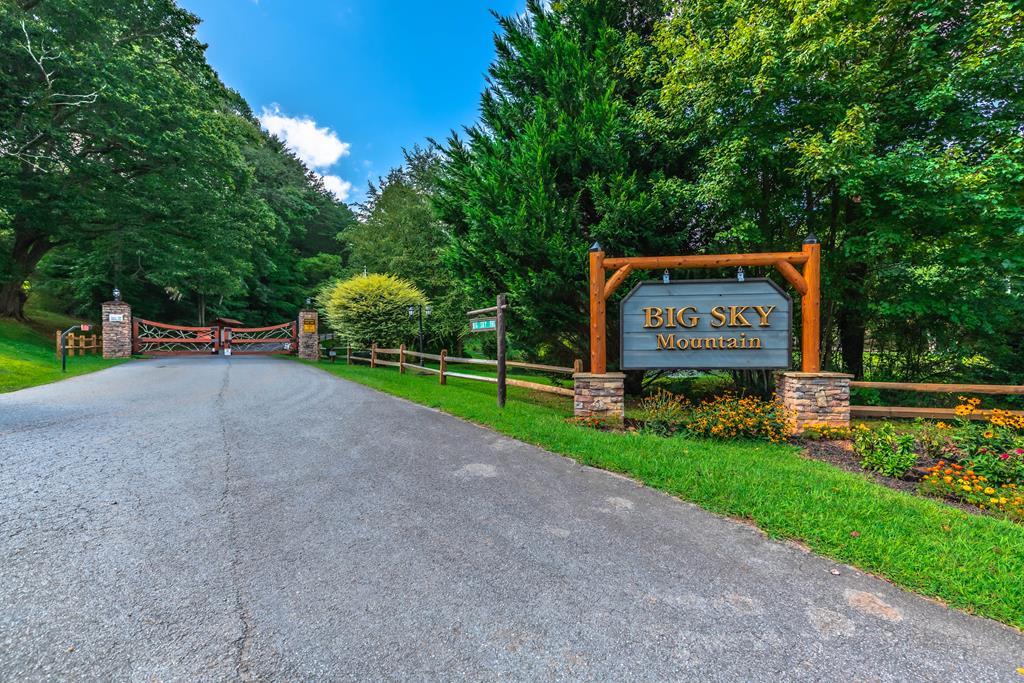 300 Cloudland Trace