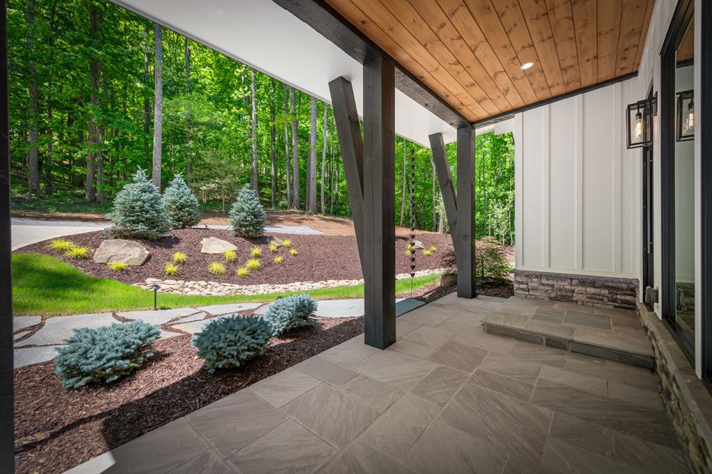 172 Grand Oaks Trail