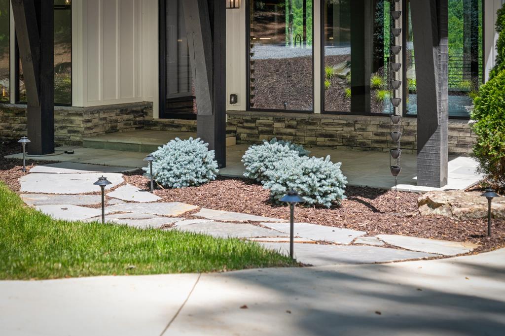 172 Grand Oaks Trail