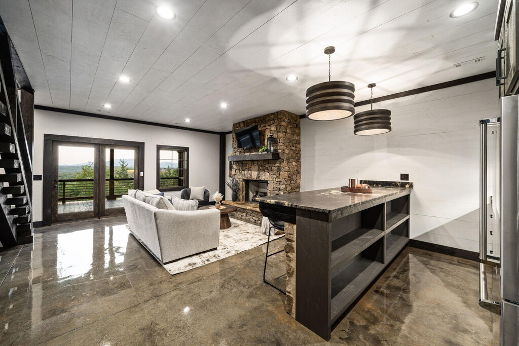 13 Hope Drive