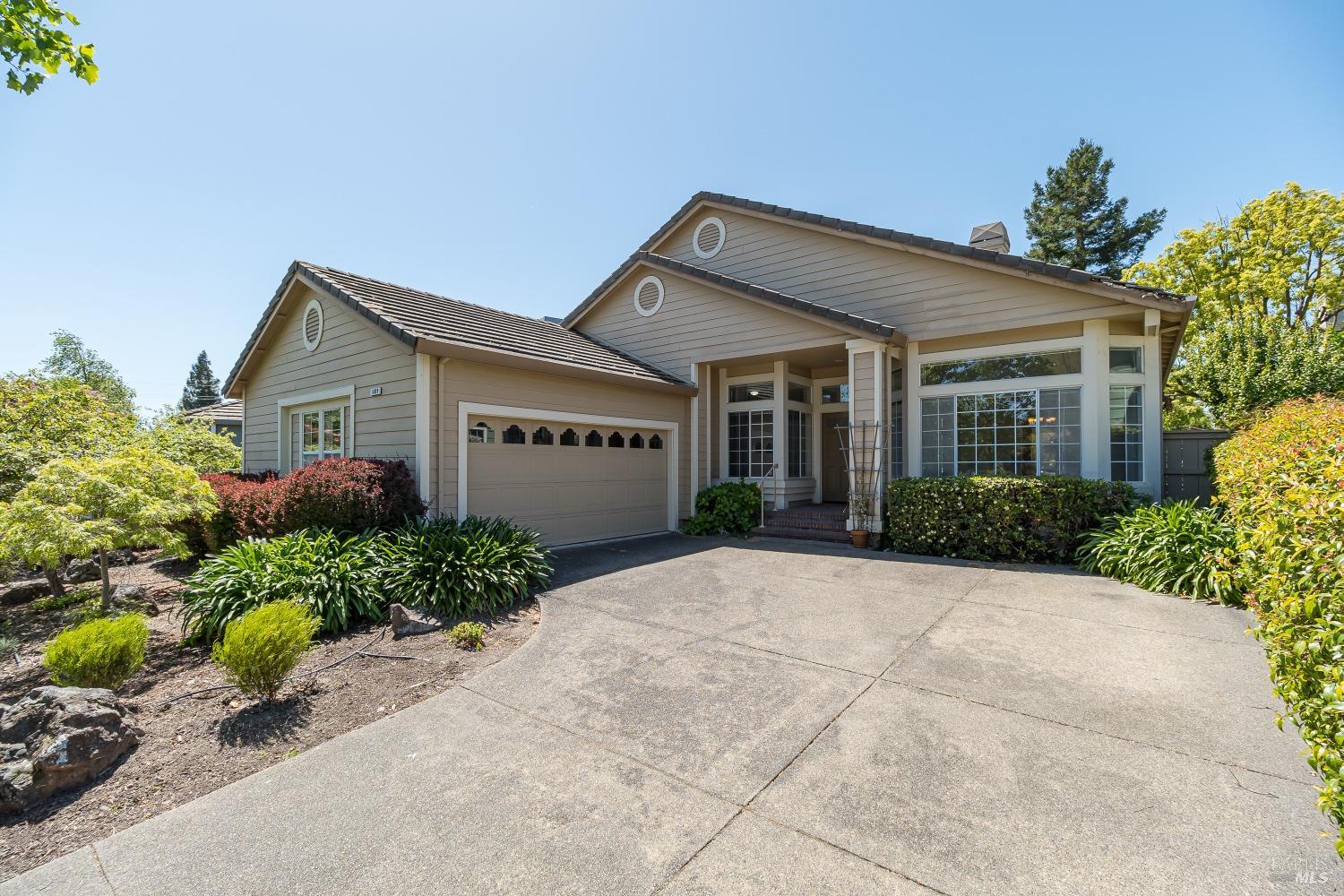 1809 Rainier Cir