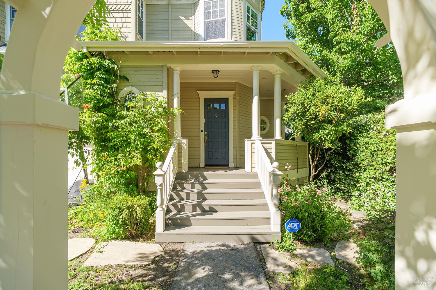 8 Center Street