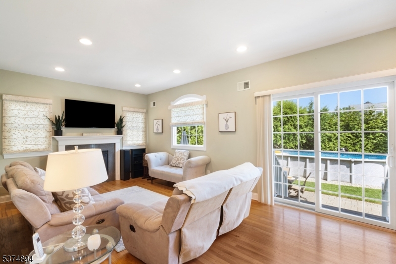 11 Oleander Way