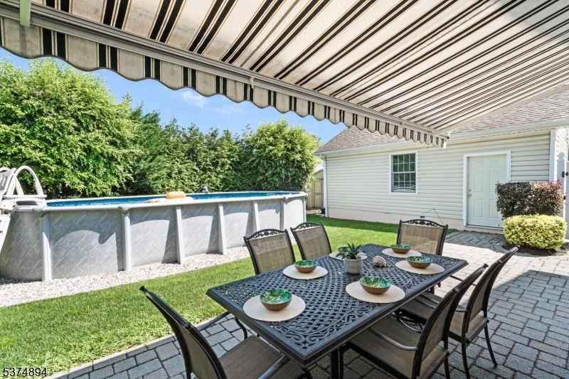 11 Oleander Way