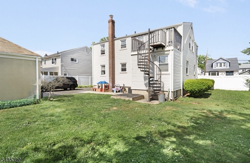 1100 Thomas St