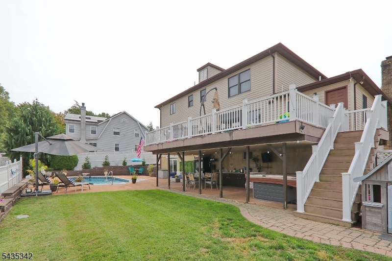 400 Madison Hill Rd