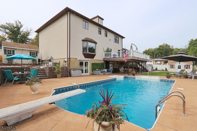 400 Madison Hill Rd
