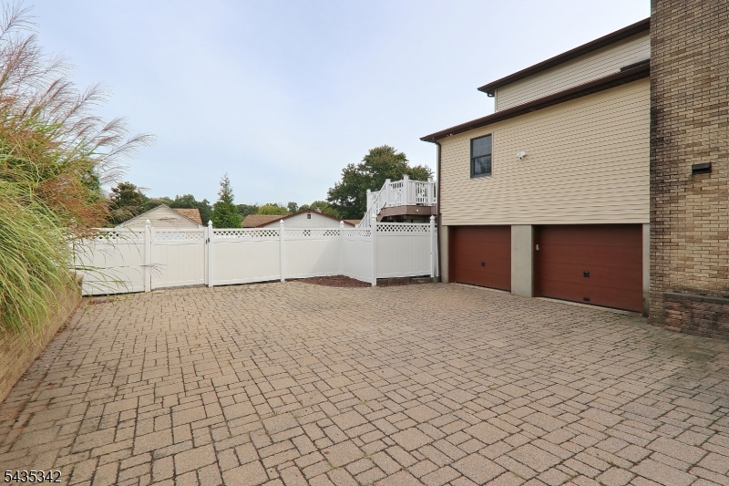 400 Madison Hill Rd
