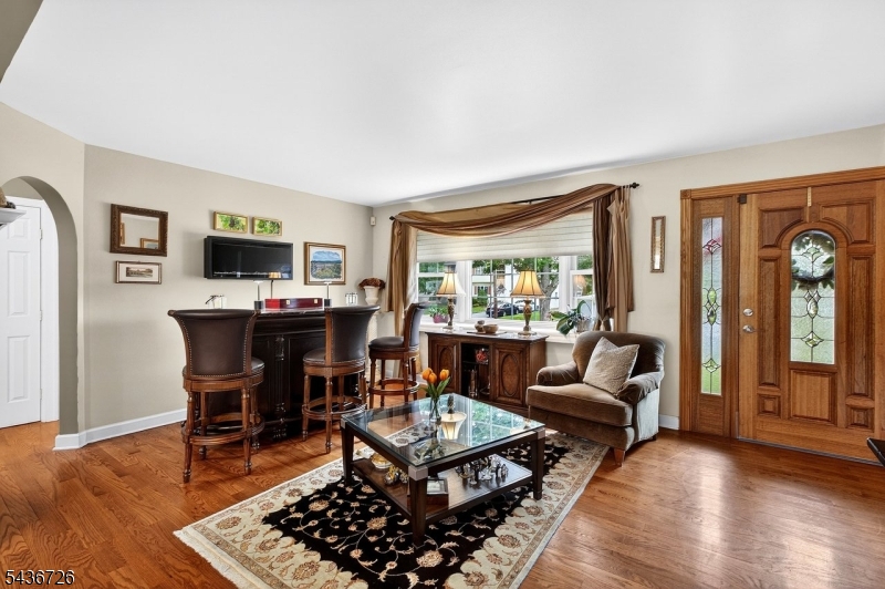 37 Hall Dr