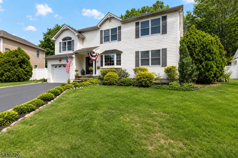 37 Hall Dr