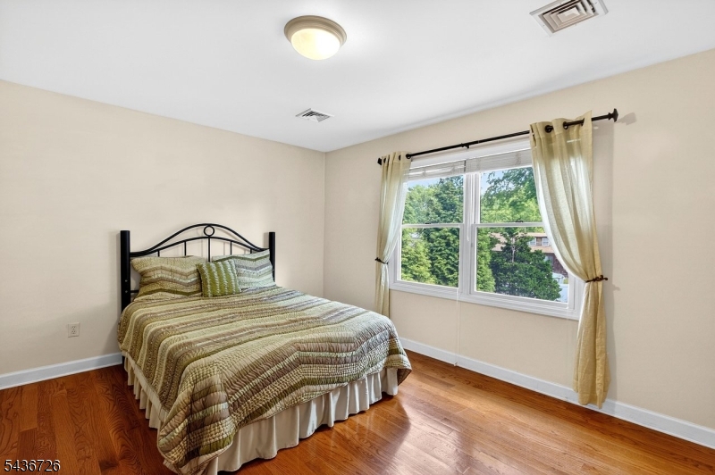 37 Hall Dr