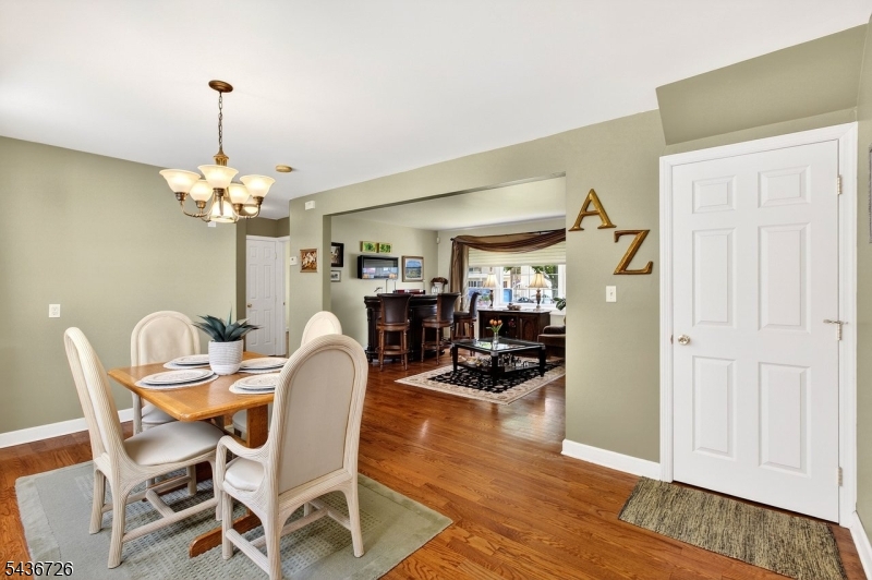 37 Hall Dr