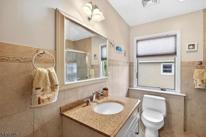 37 Hall Dr