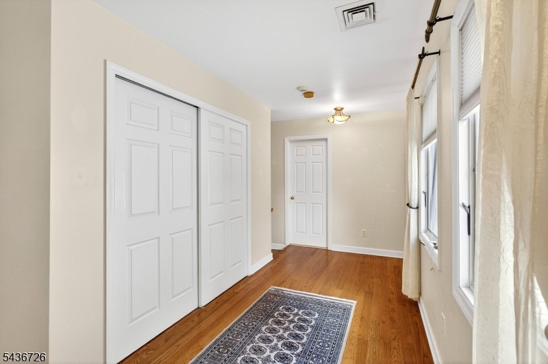37 Hall Dr