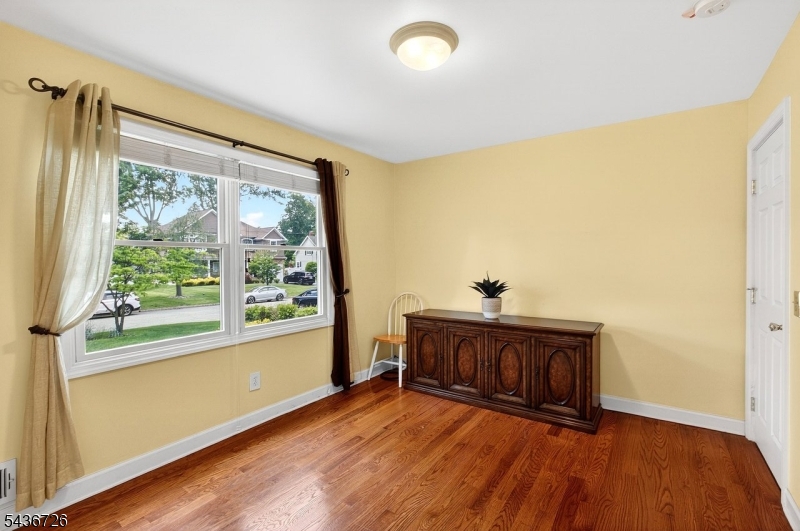37 Hall Dr