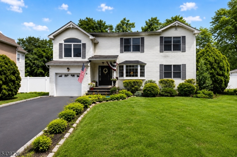 37 Hall Dr