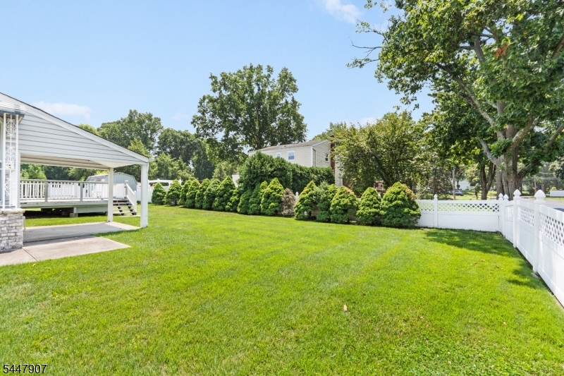 54 Canterbury Dr