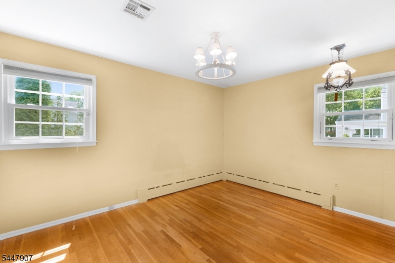 54 Canterbury Dr