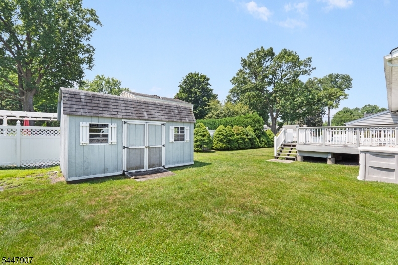 54 Canterbury Dr
