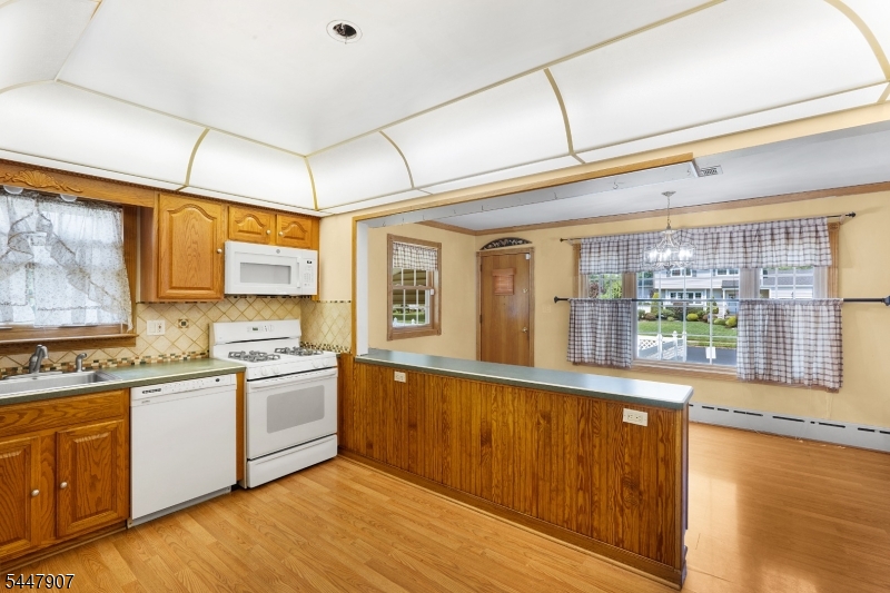 54 Canterbury Dr