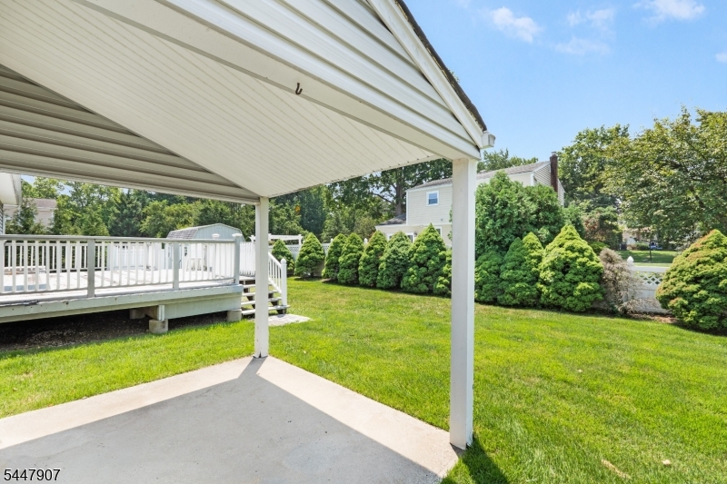 54 Canterbury Dr