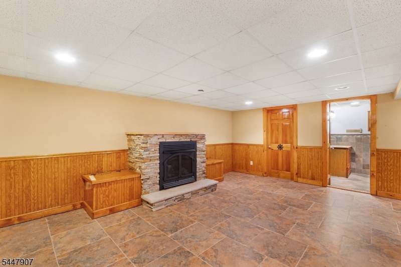 54 Canterbury Dr