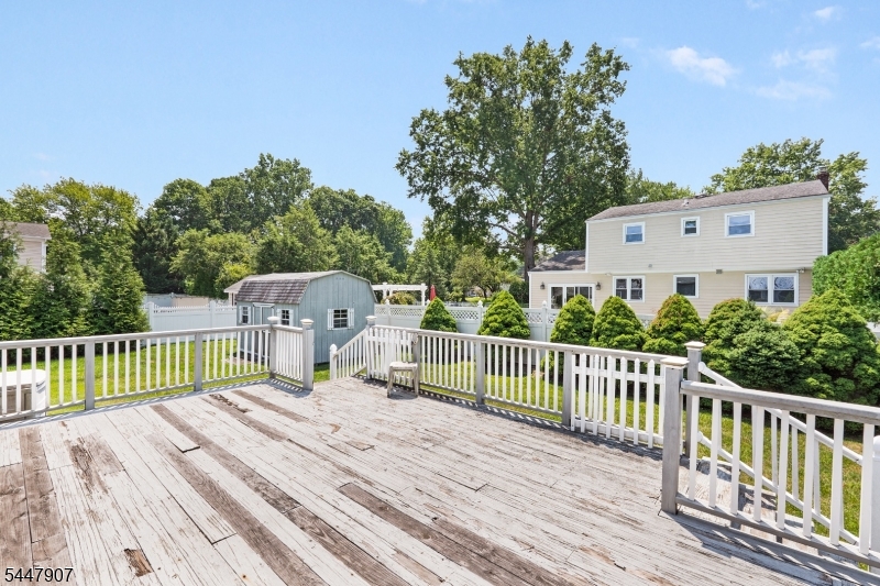 54 Canterbury Dr