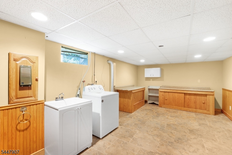 54 Canterbury Dr