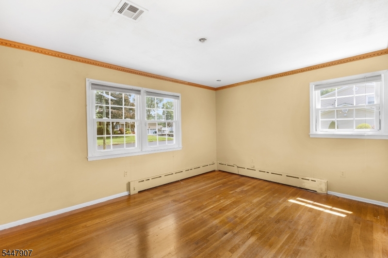 54 Canterbury Dr