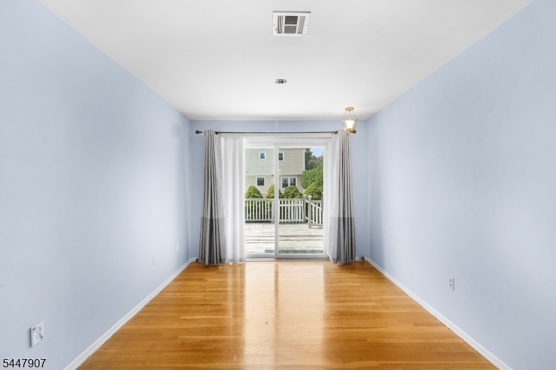54 Canterbury Dr