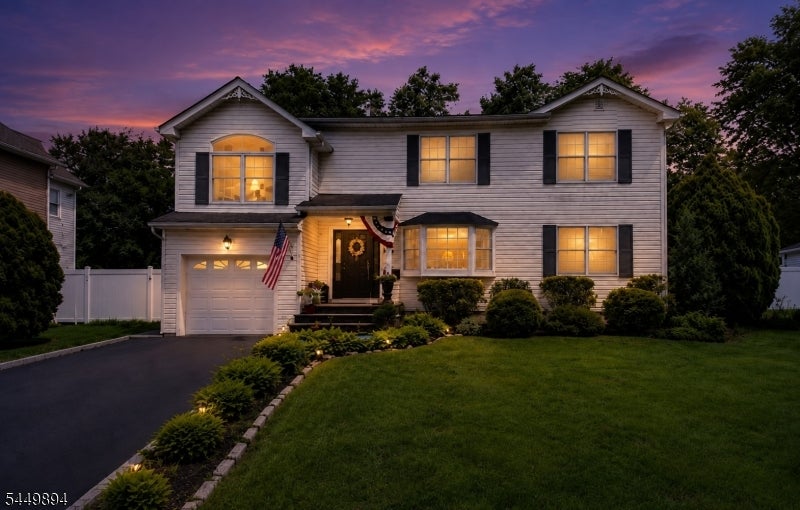 37 Hall Dr