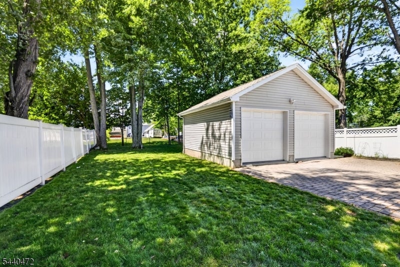 123 Gibson Blvd